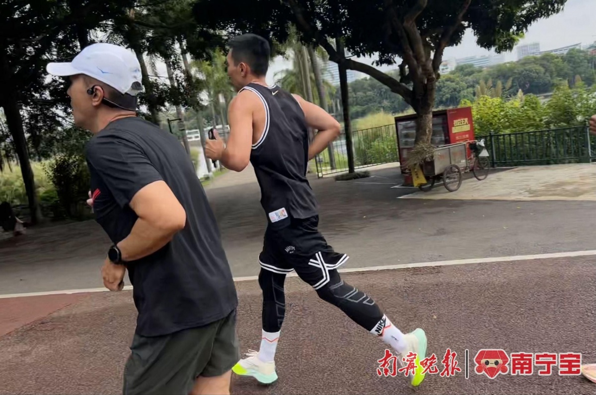 节日聚餐多如何健康吃喝？ 听听医生的建议(图1)