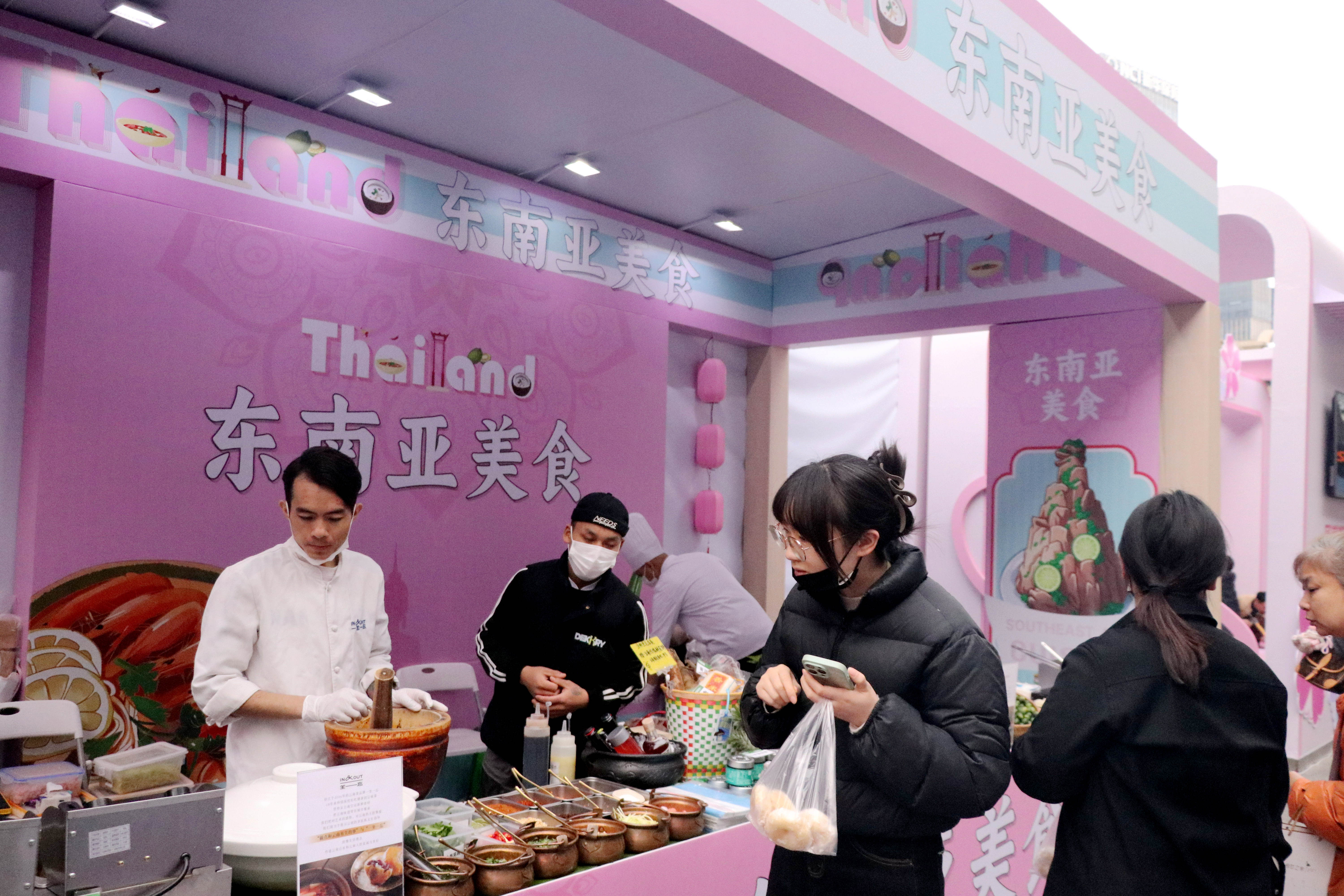 三天吃遍全球美食2025年“中华美食荟”暨湖北服务消费季启动(图7)