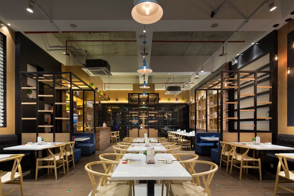 金烫烫麻辣串串围炉店：用潮流与烟火气烫出餐饮赛道新势力