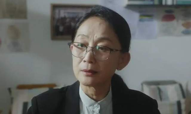 控制饮食20年无所畏惧陈瑾再出圈有气质的人越老越耐看(图2)