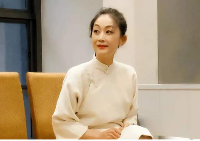 控制饮食20年无所畏惧陈瑾再出圈有气质的人越老越耐看(图9)