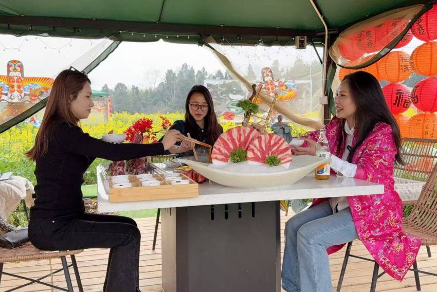 三亿体育网址：资阳乐至：春花绽放 文旅美食共促“春日经济”(图2)