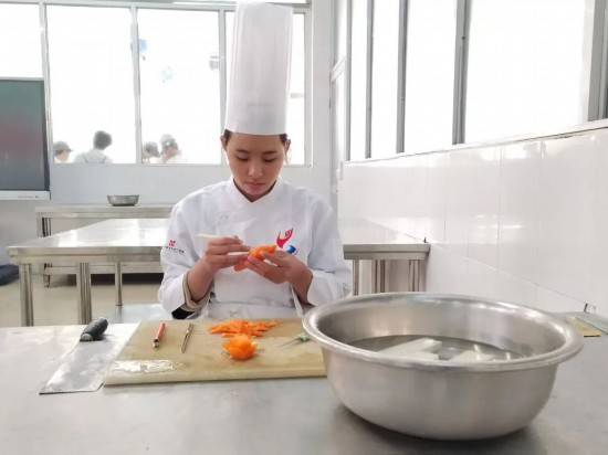 榜样引领成长青春绽放光芒(图2)